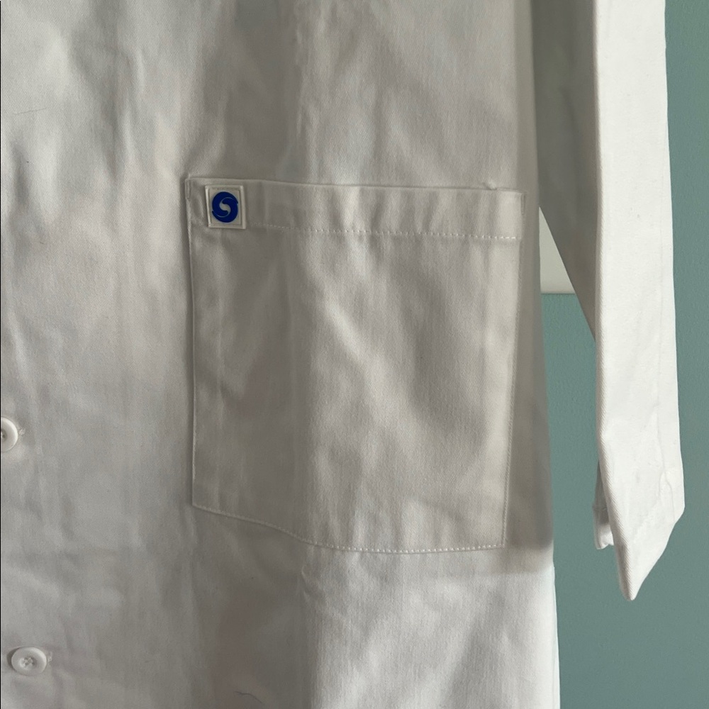 White Lab Coat - Picture 5 of 9
